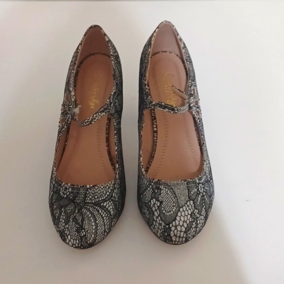 Cambridge Select, size 9, black and silver heels - Picture 3 of 5